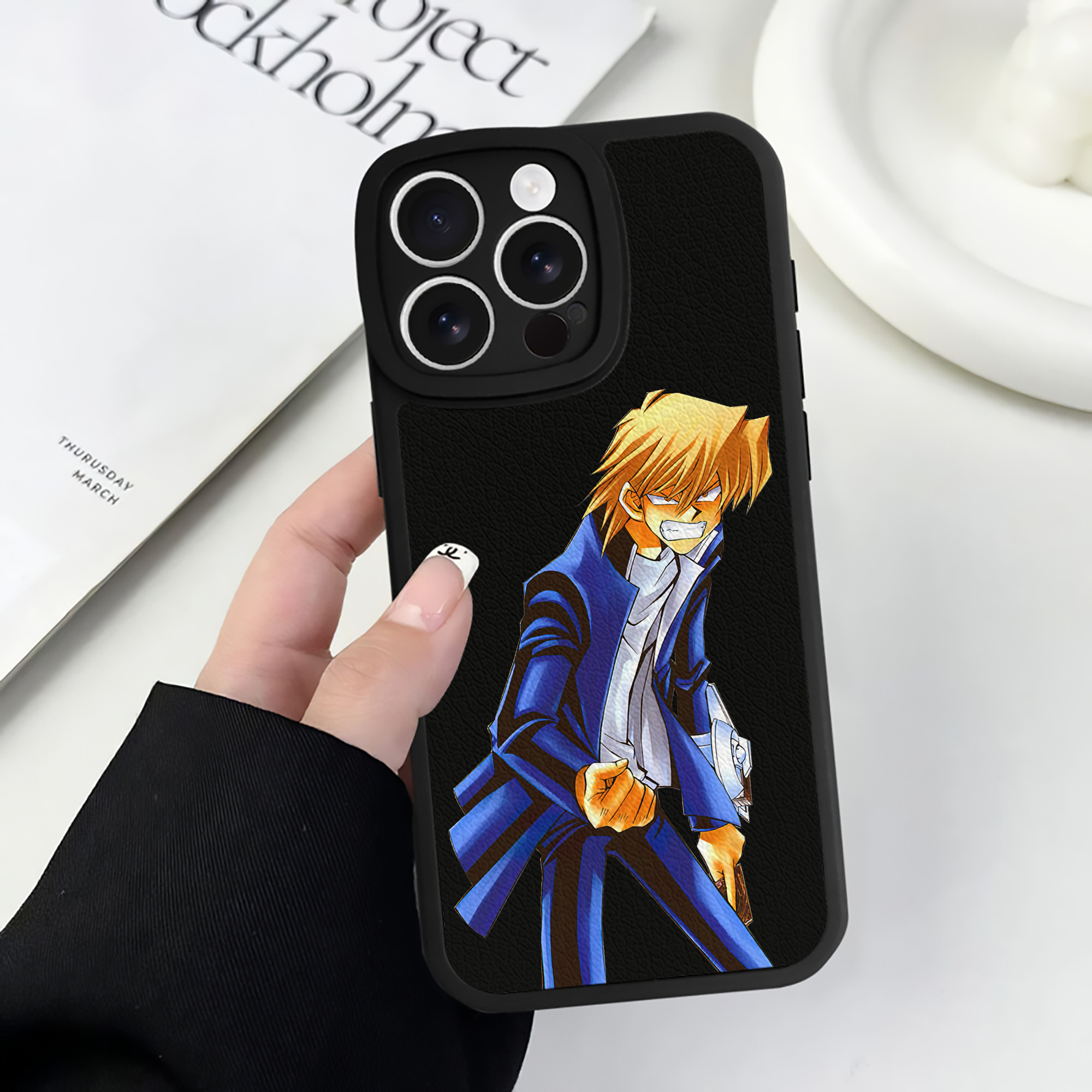 遊☆戯☆王 Yu-Gi-Oh! 【iPhone 16シリーズ対応】シリコンスマホケース（レザー調） 材質：シリコン